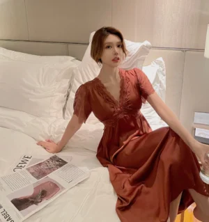 ชุดนอนลูกไม้เดรสยาว ผ้าเบา สบาย สีอิฐ