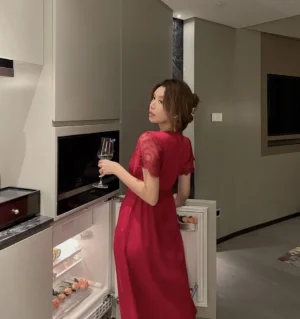 ชุดนอนลูกไม้เดรสยาว ผ้าเบา สบาย สีแดงสด