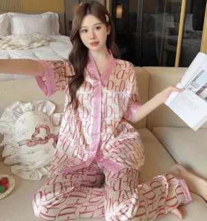 ชุดนอนแขนสั้นฤดูร้อน สไตล์ญี่ปุ่น-เกาหลี ผ้าซาตินเรียบ สีชมพู พรีเมี่ยม